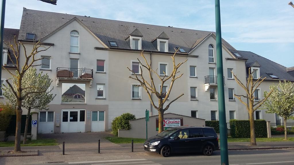 Le Petit Magny Apartment Luaran gambar