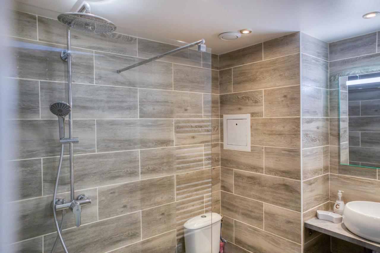 Le Petit Magny Apartment Luaran gambar